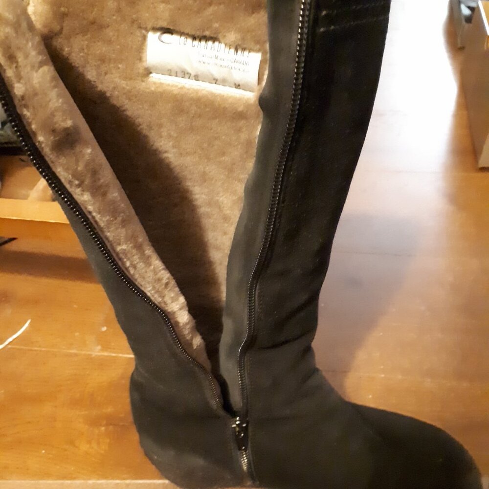 La Canadienne Winter Boots Suede with Wedge heel - Picture 3 of 4